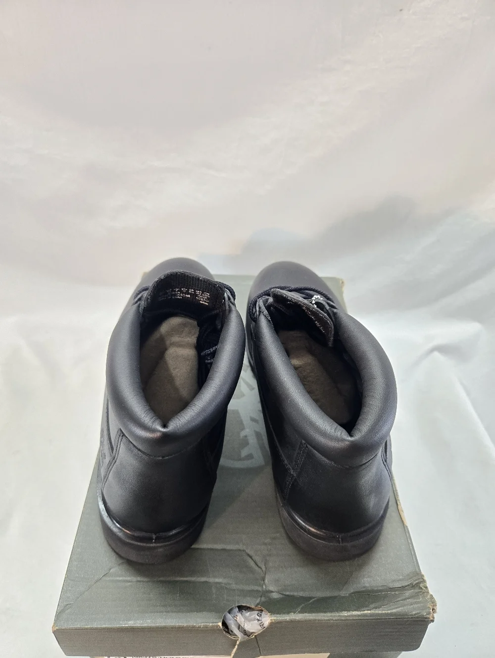 Timberland Men's 7.5 Mid Lace Waterproof Chukka Boots Black New.